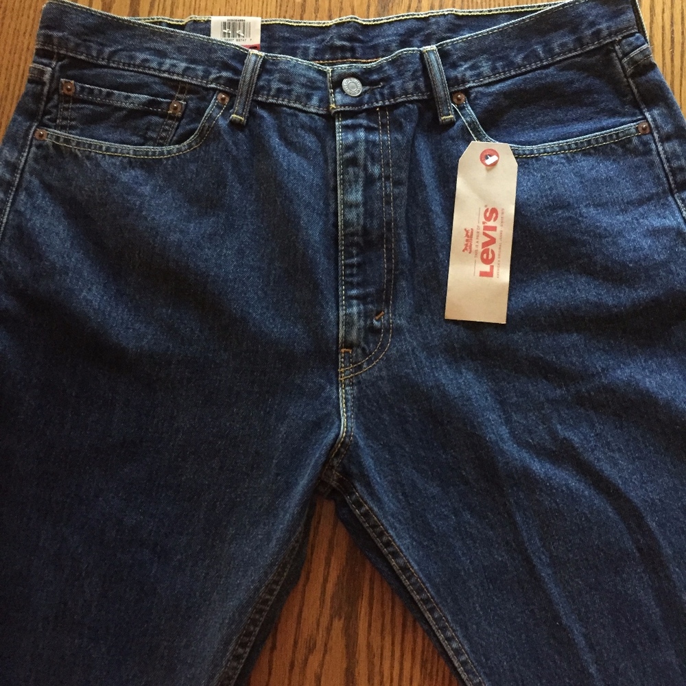 Men's Levi 505 Jeans size 38 x 32- NWT